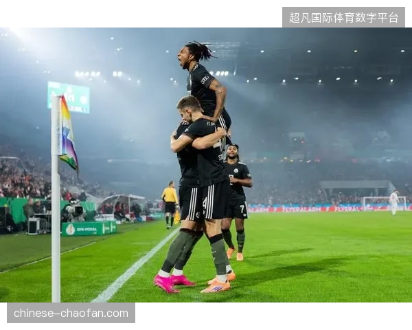 拜仁边锋奥利塞上演惊艳帽子戏法，姆巴佩则连续三场国家队比赛陷入进球荒引发外界状态担忧
